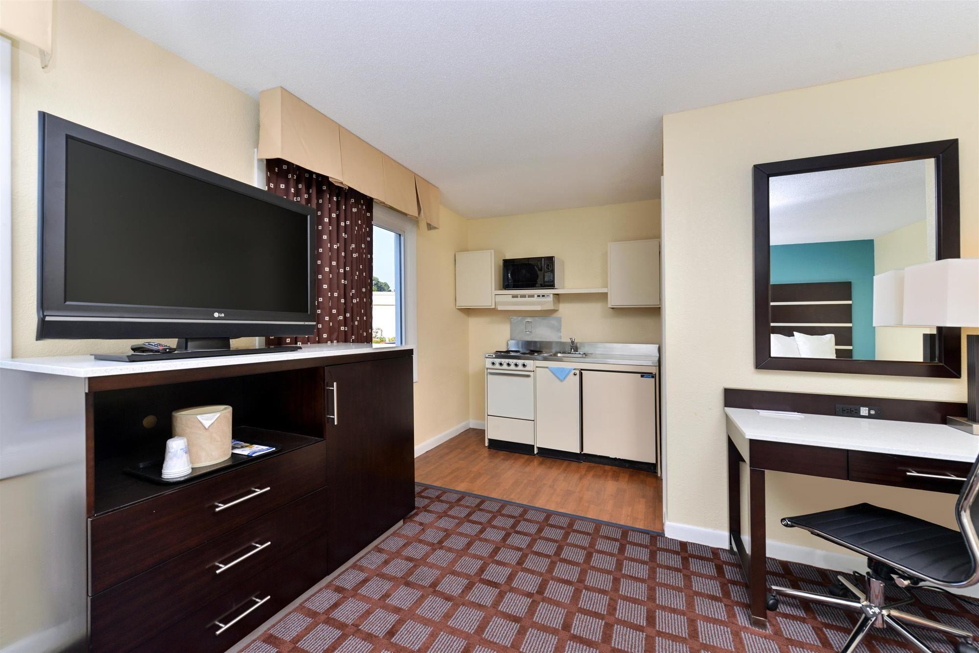 Americas Best Value Inn New London Mystic Kültér fotó
