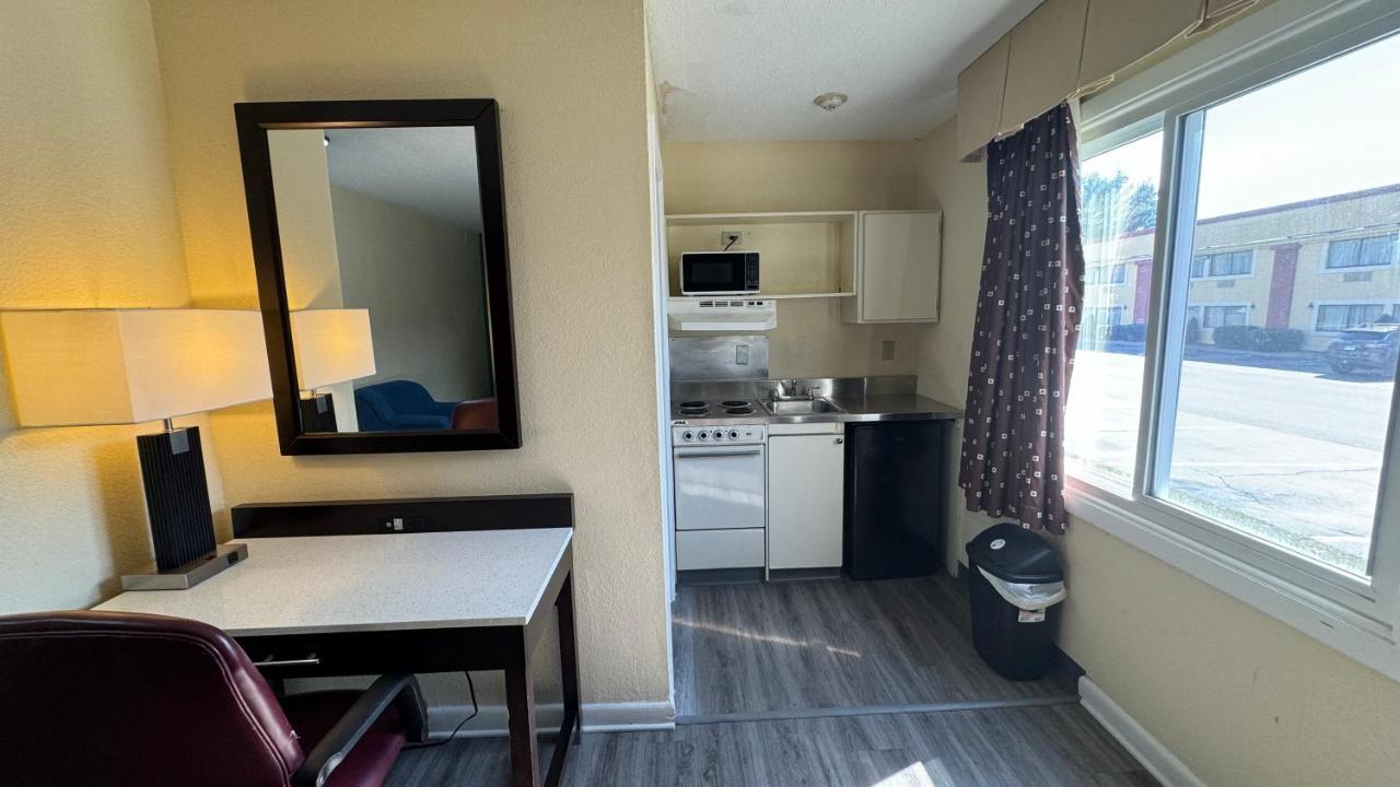 Americas Best Value Inn New London Mystic Kültér fotó